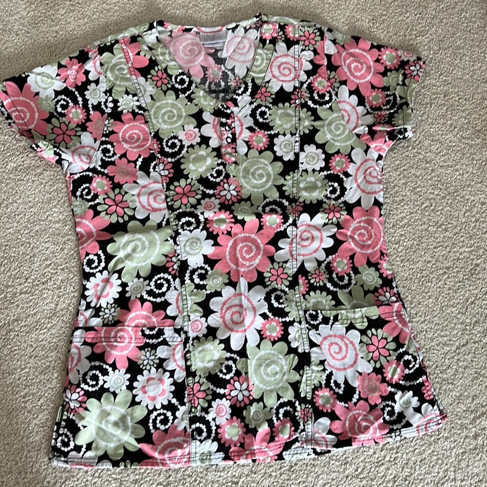 Willow Brook Scrub Top